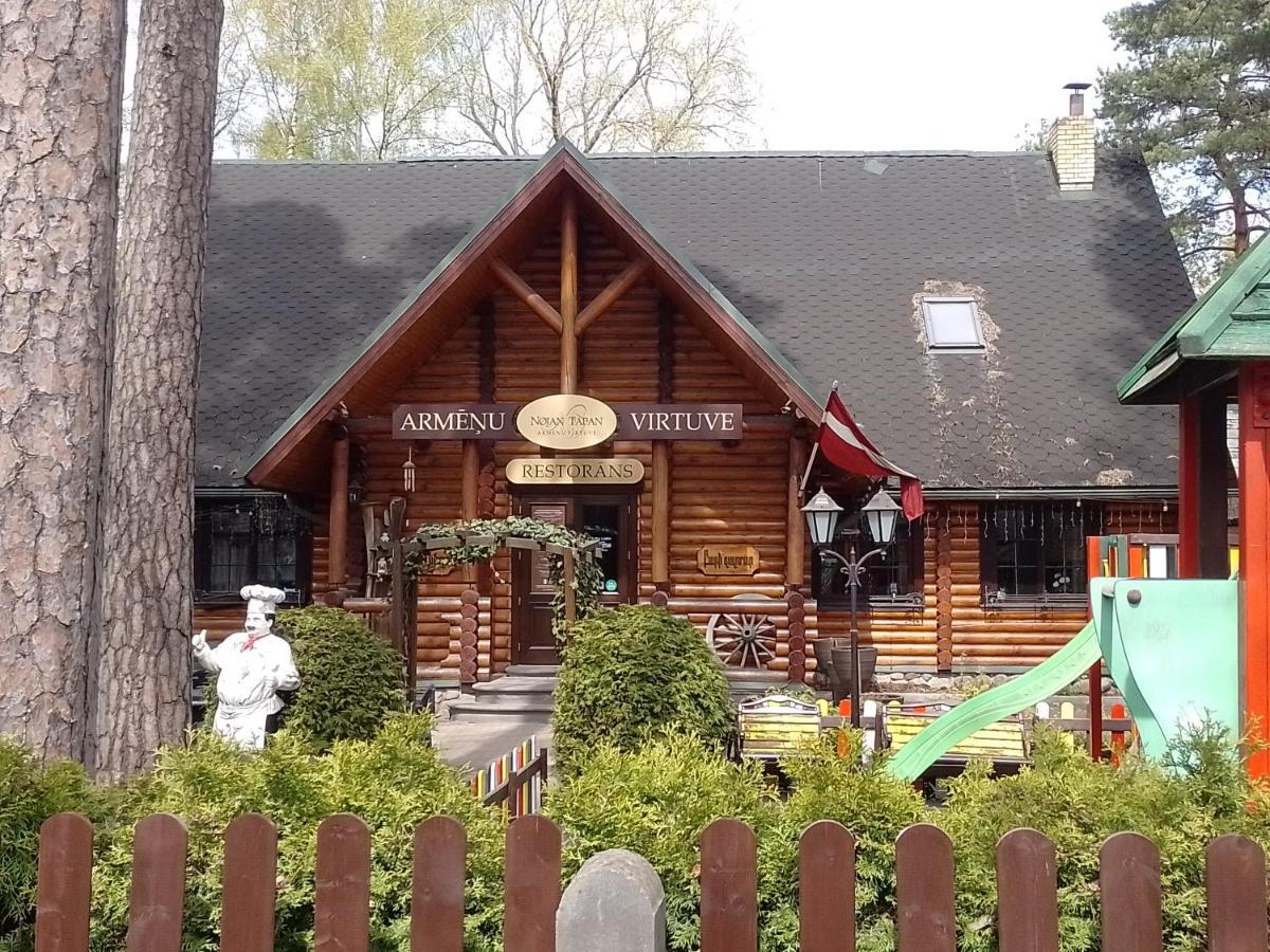 House, Garden & Sauna. Free Parking. Train Stop-200 M. Sea-1 Km. Jūrkalne Buitenkant foto