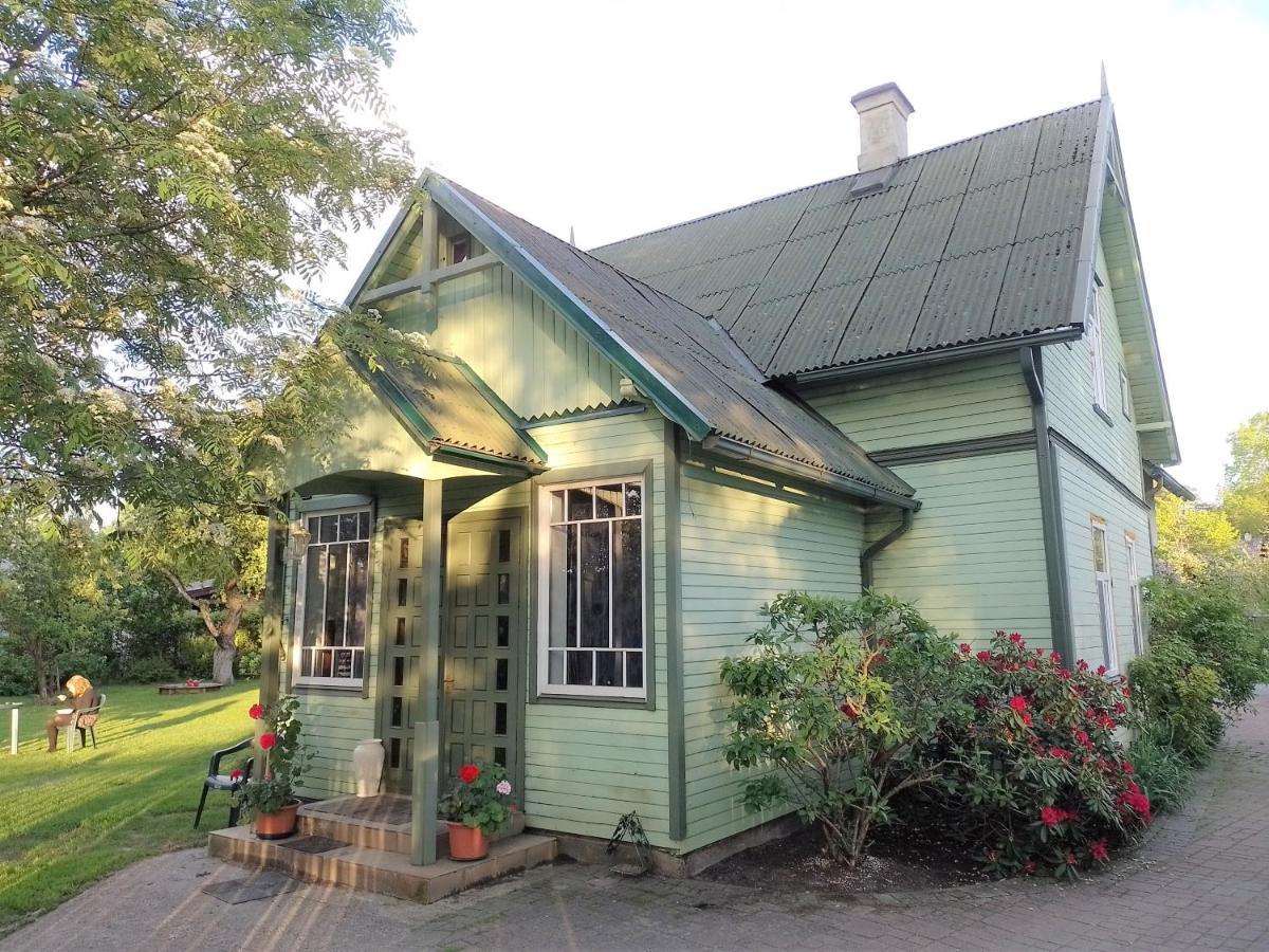House, Garden & Sauna. Free Parking. Train Stop-200 M. Sea-1 Km. Jūrkalne Buitenkant foto